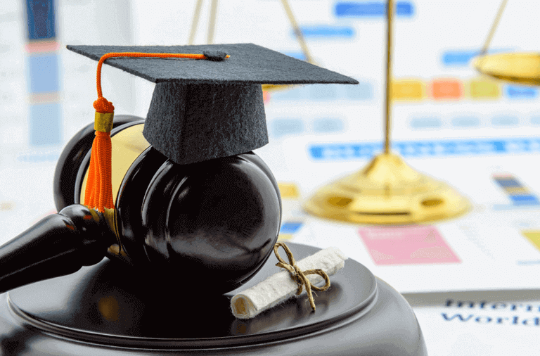 How to Become a Paralegal